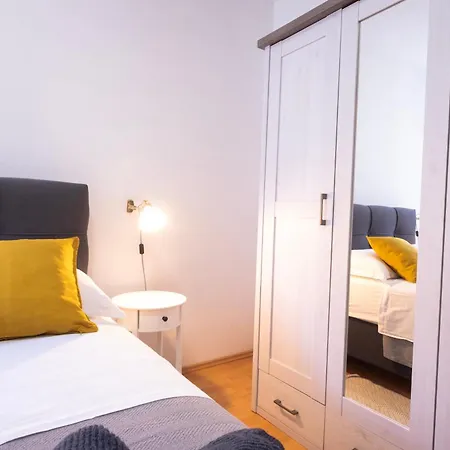Apartment Mirjana *
